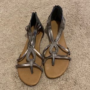 Grey flat sandals, size 8